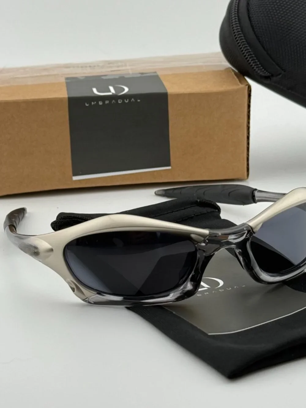 UmbraDual Nova Metal Frame Sunglasses Silver Metal Black Mirror Polarized Lenses